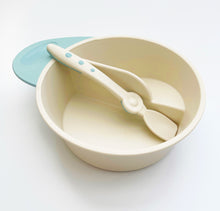 Load image into Gallery viewer, Sectioned bowl for picky eaters. Two sections separate cereal from milk in one bowl
